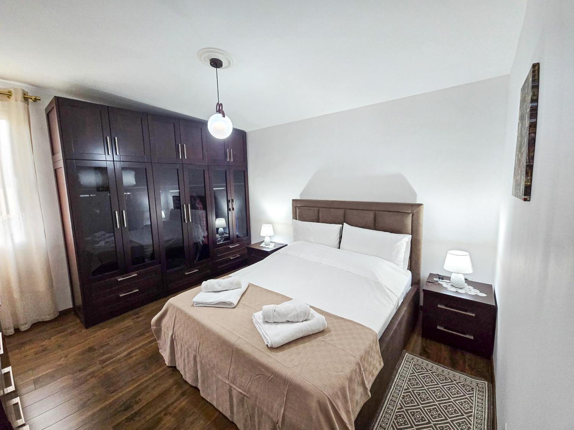 טיראנה Lake Park 2Br Apartment מראה חיצוני תמונה