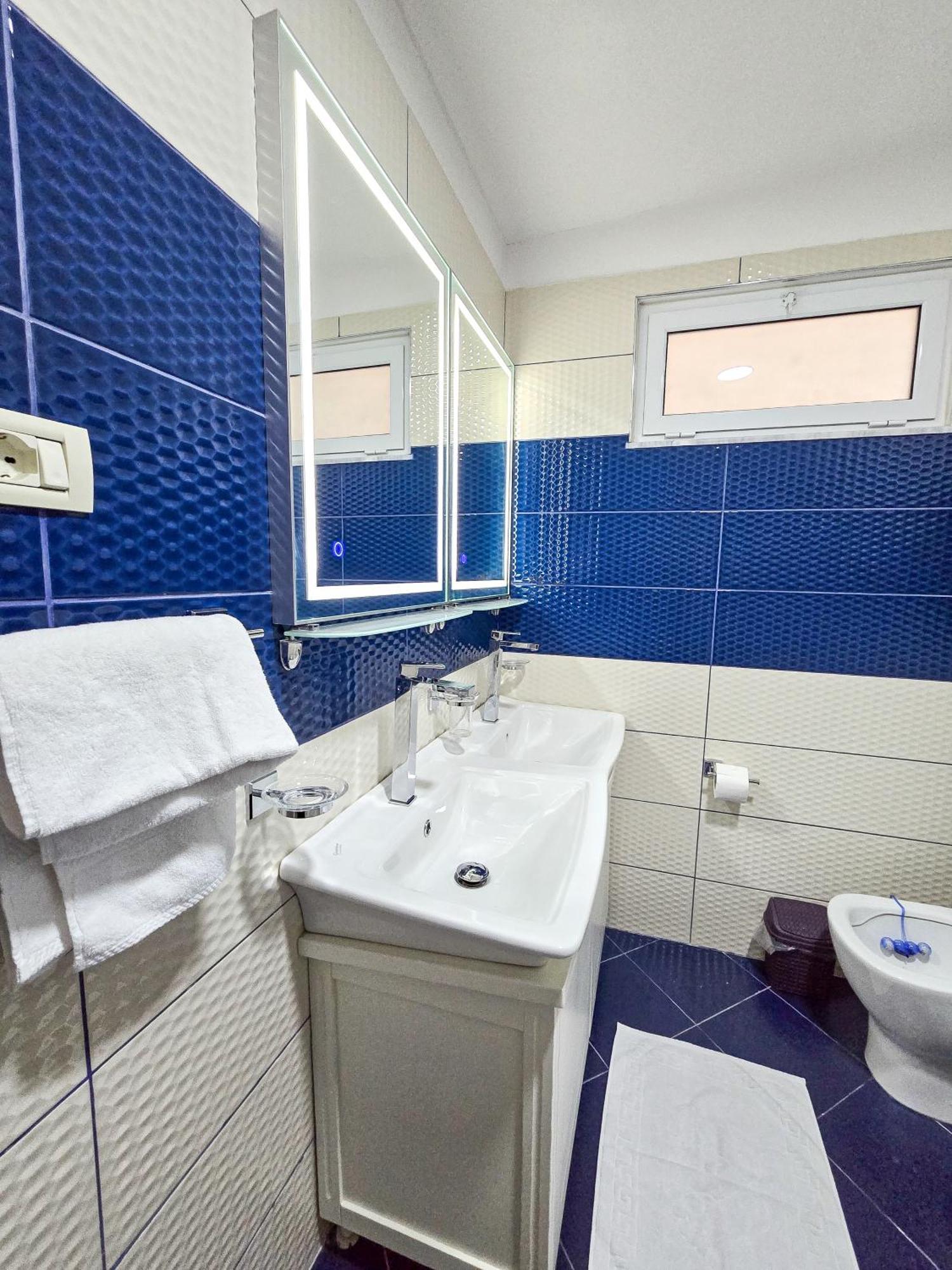 טיראנה Lake Park 2Br Apartment מראה חיצוני תמונה