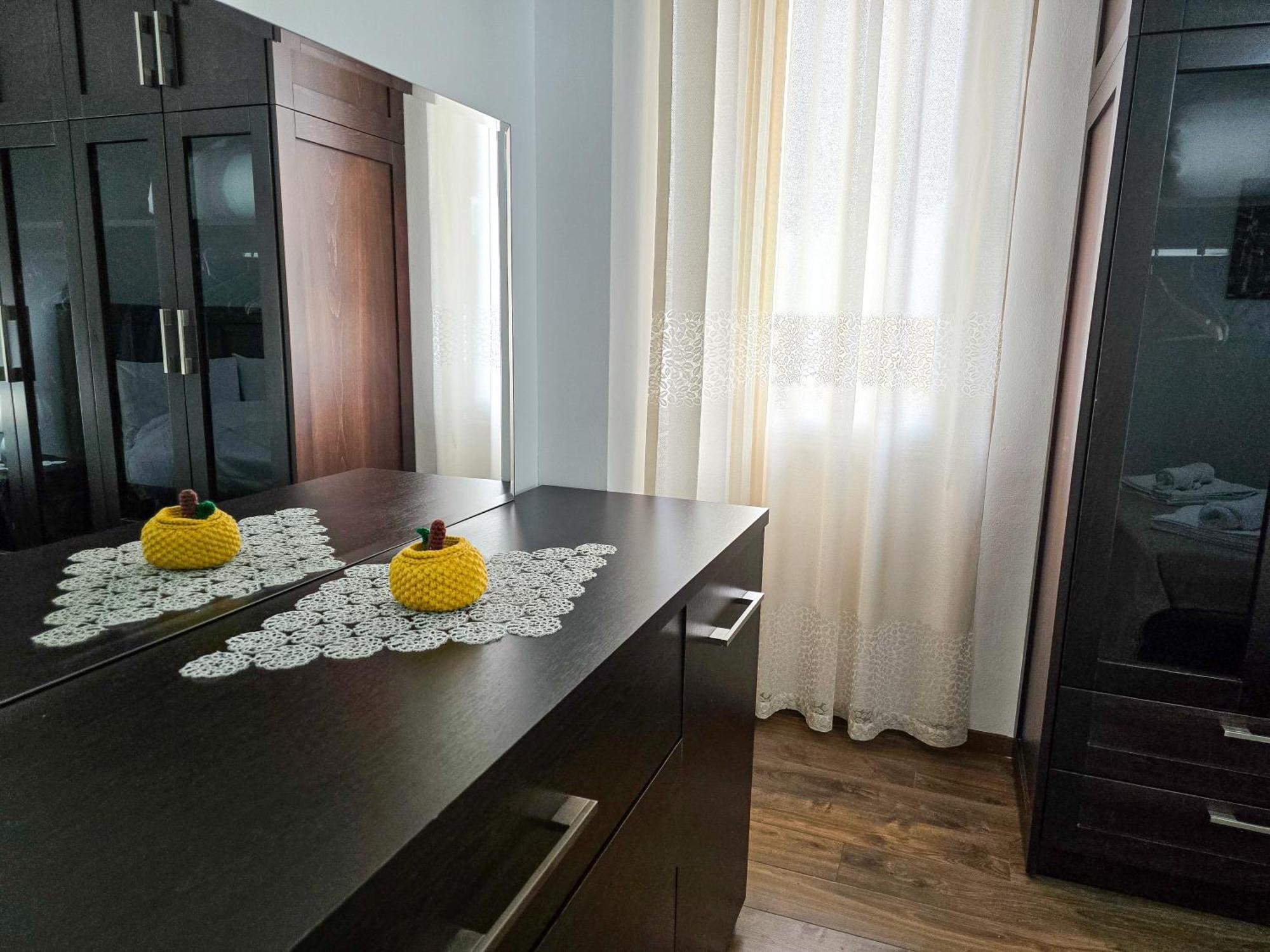 טיראנה Lake Park 2Br Apartment מראה חיצוני תמונה