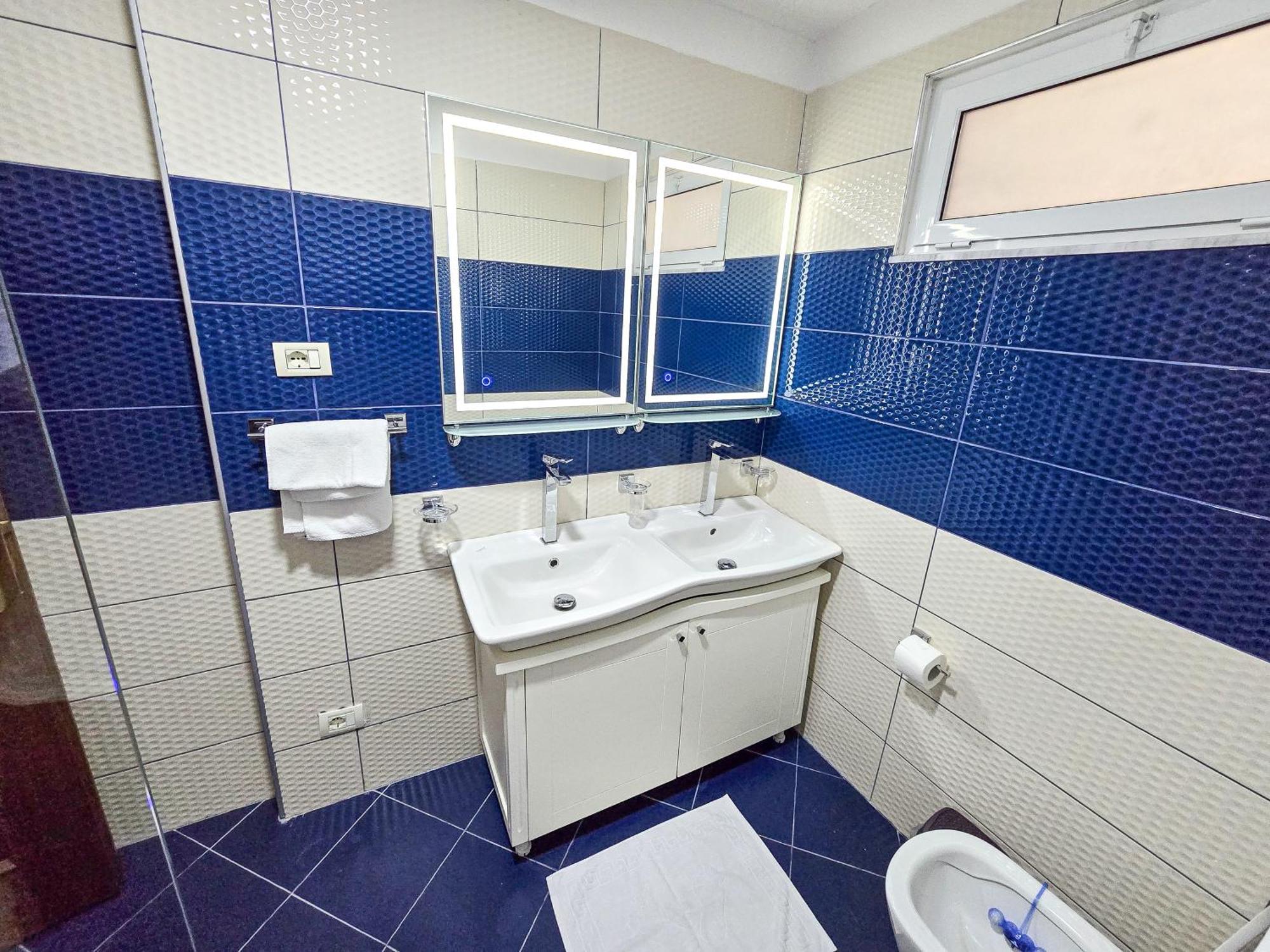 טיראנה Lake Park 2Br Apartment מראה חיצוני תמונה